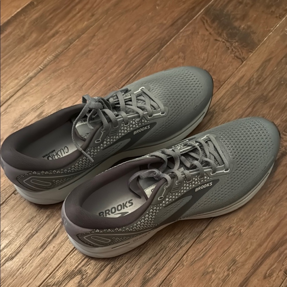 Brooks Men's Gray Running Shoes